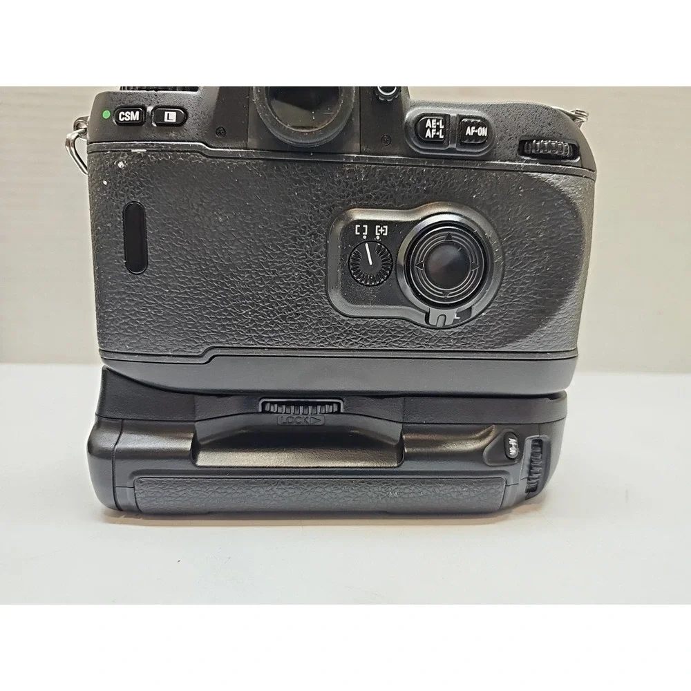 Nikon F100 35mm SLR Film Camera Black Body With Extras (For Parts/repair)...read
